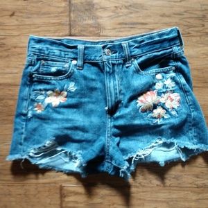 American eagle flower mom short